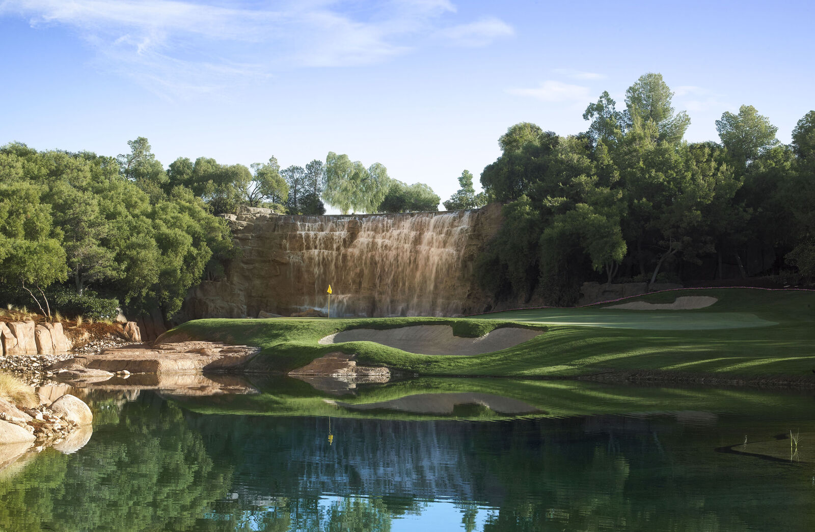 Wynn Golf Club Hole 18 waterfall